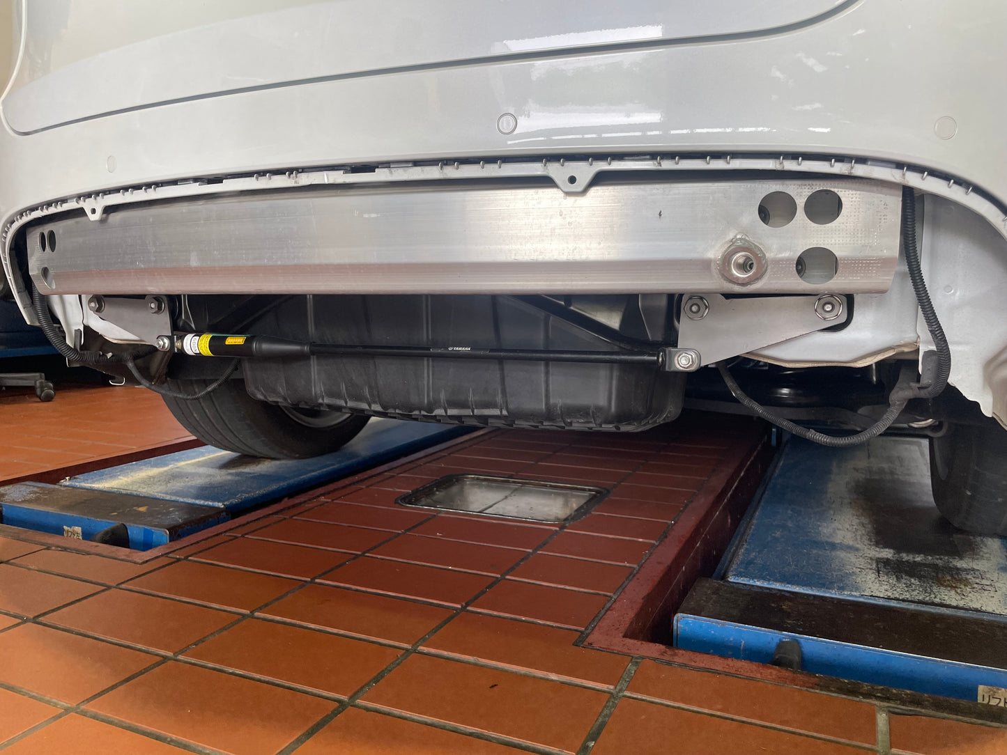 COX BODY DAMPER